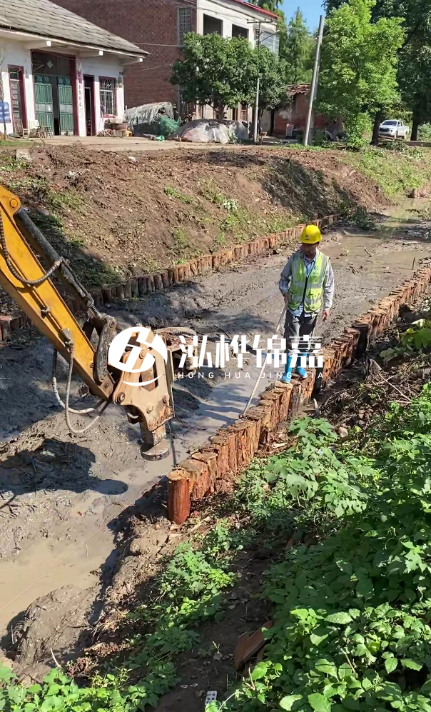 寧德河道清淤專業(yè)施工-挖掘機清理河底淤泥的深度如何控制？